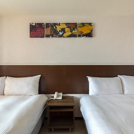 E Lim Hotel Чжунли Экстерьер фото