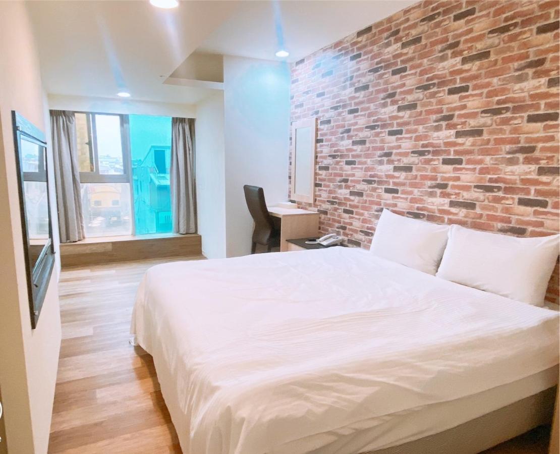 E Lim Hotel Чжунли Экстерьер фото