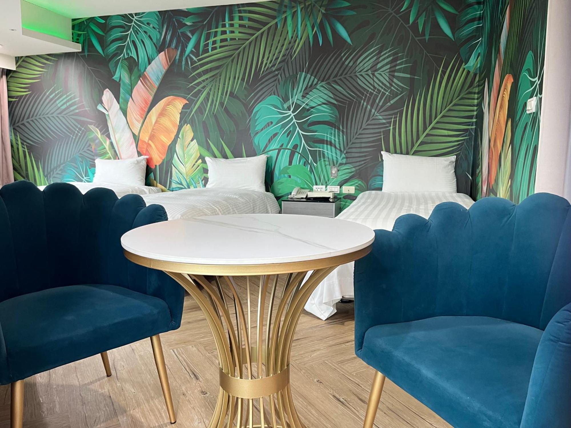 E Lim Hotel Чжунли Экстерьер фото