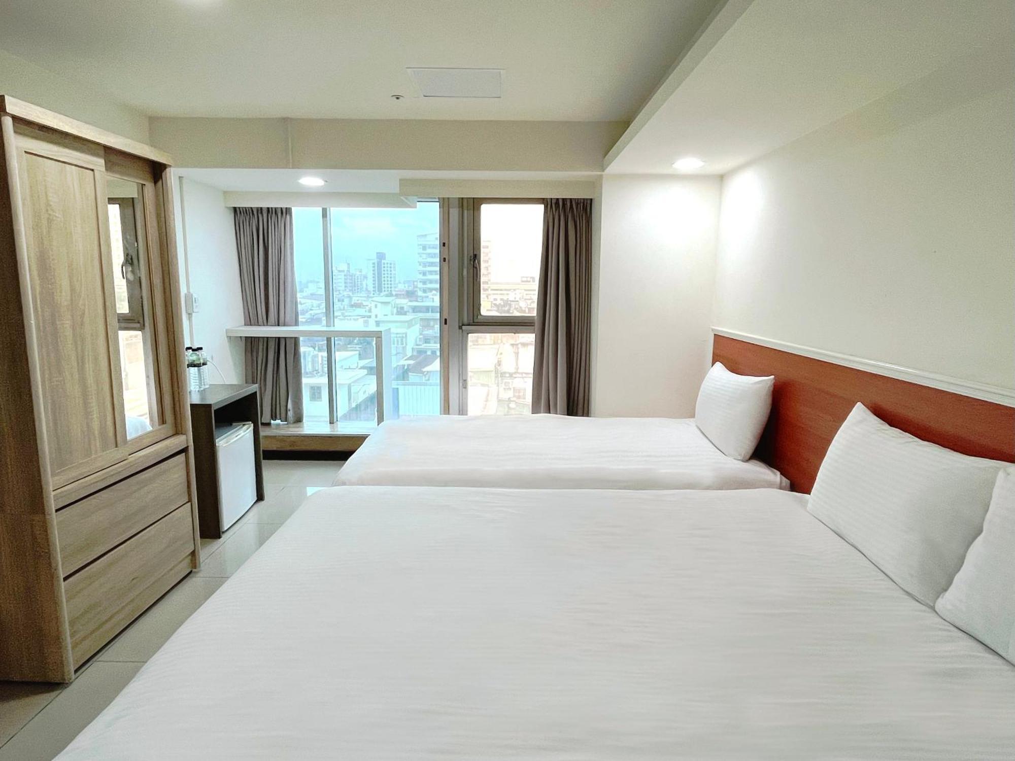 E Lim Hotel Чжунли Экстерьер фото