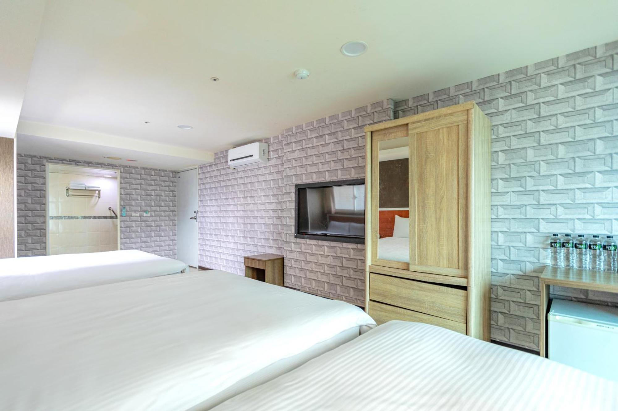 E Lim Hotel Чжунли Номер фото
