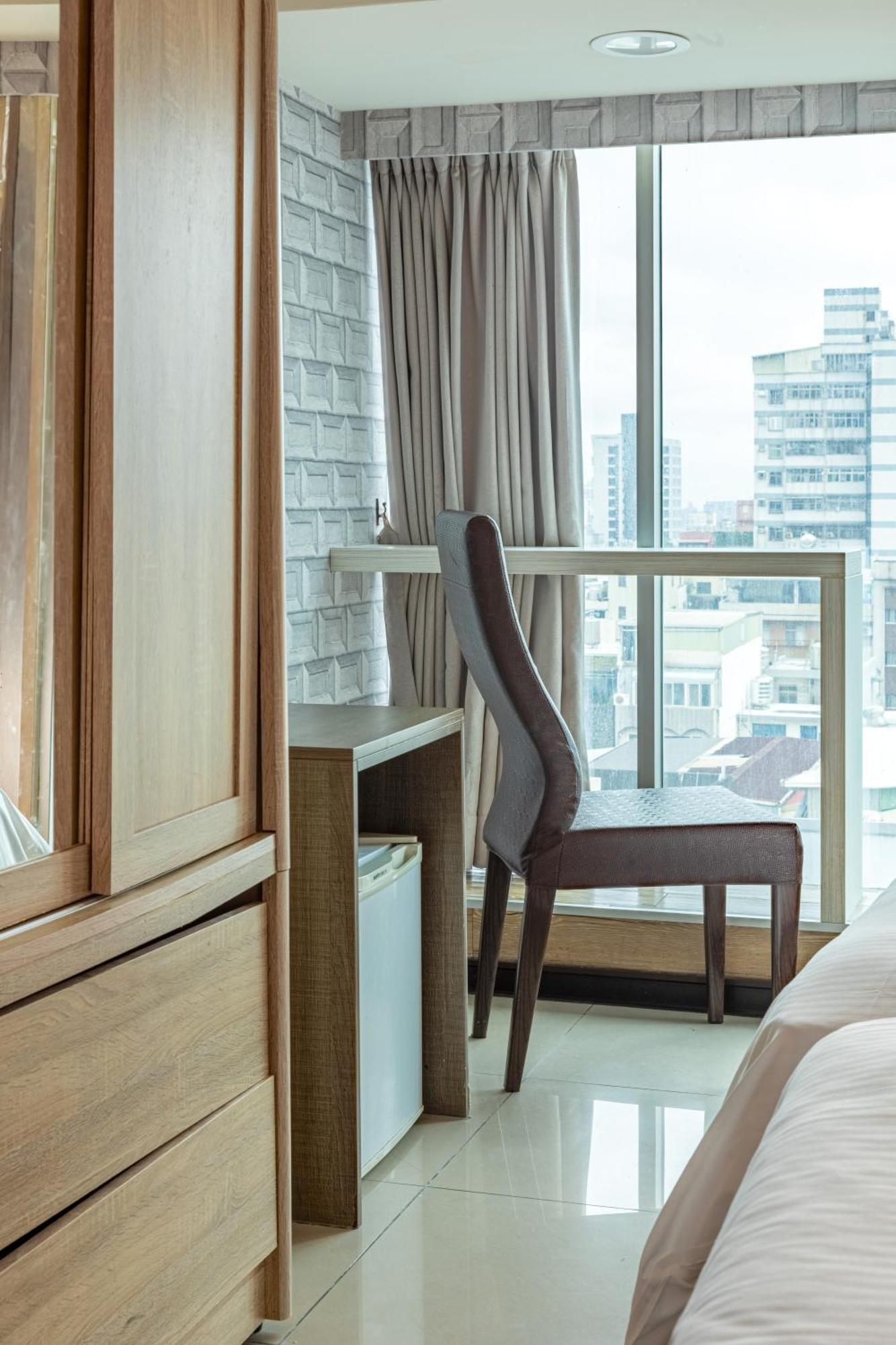E Lim Hotel Чжунли Номер фото