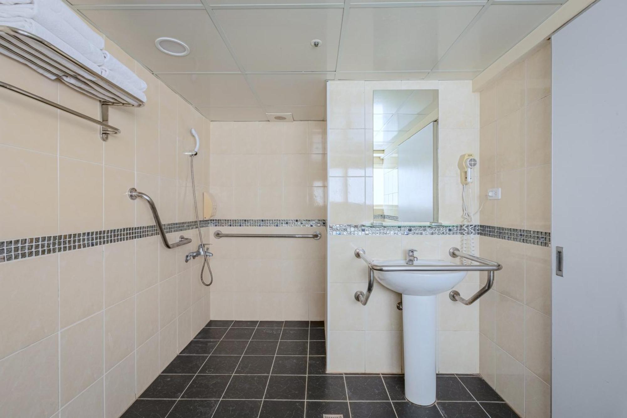 E Lim Hotel Чжунли Номер фото