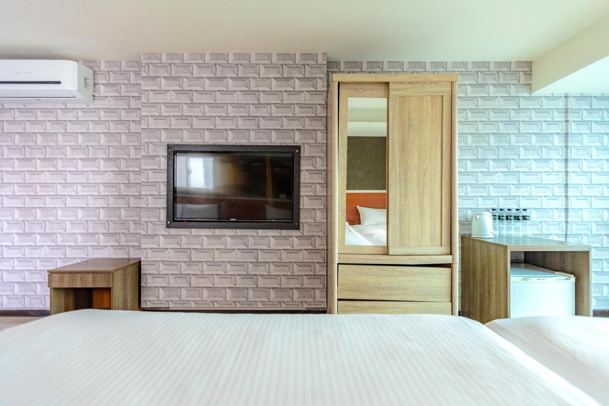 E Lim Hotel Чжунли Номер фото