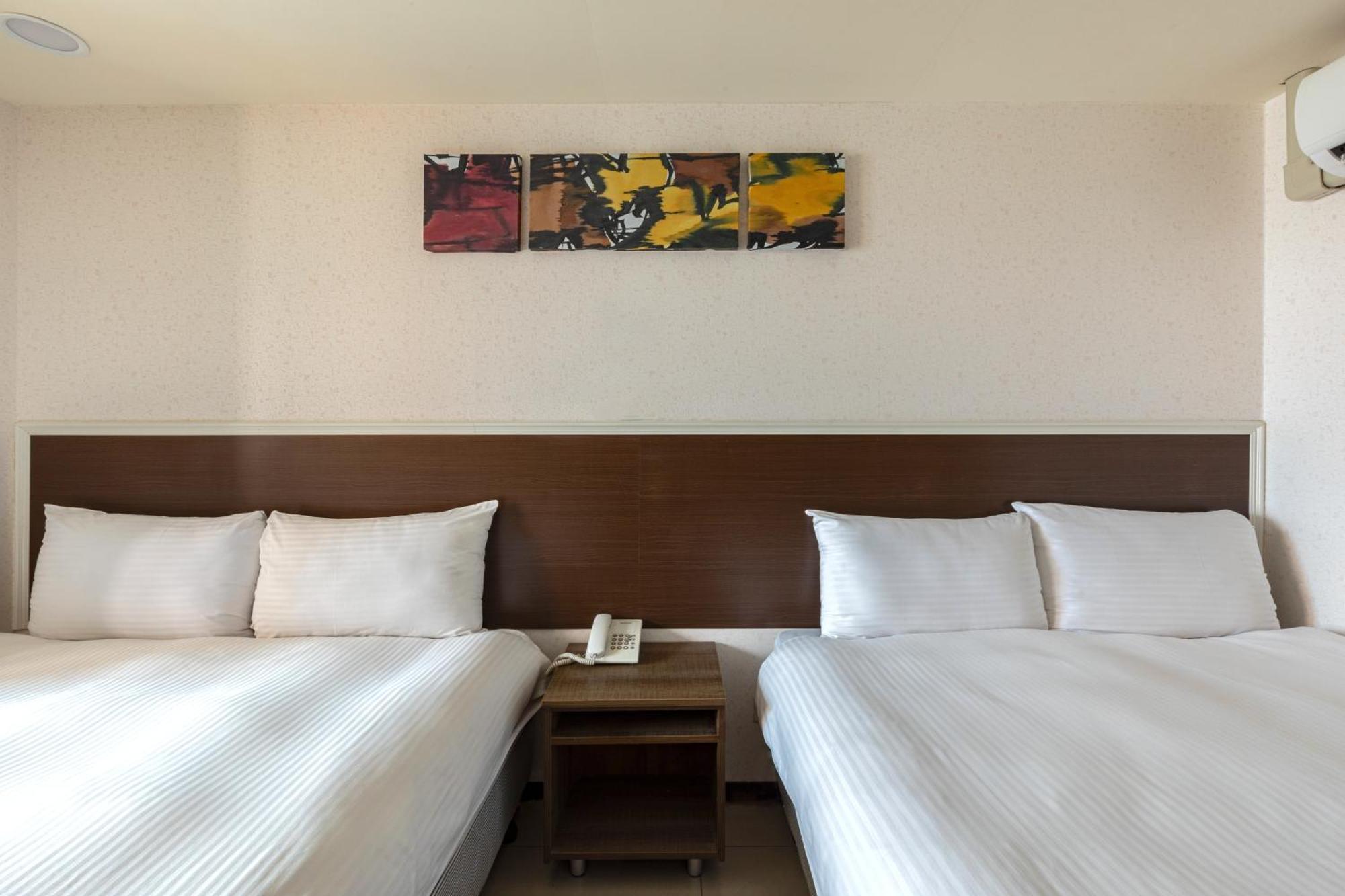 E Lim Hotel Чжунли Экстерьер фото