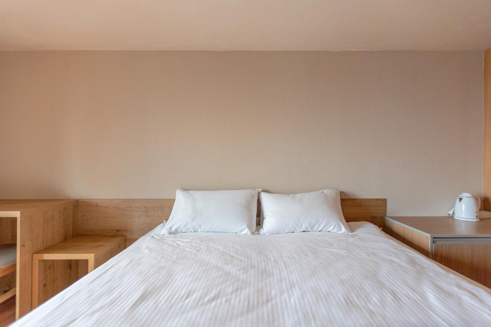 E Lim Hotel Чжунли Номер фото